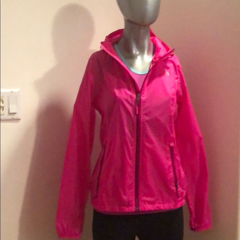 The north face wind breaker / rain coat jacket